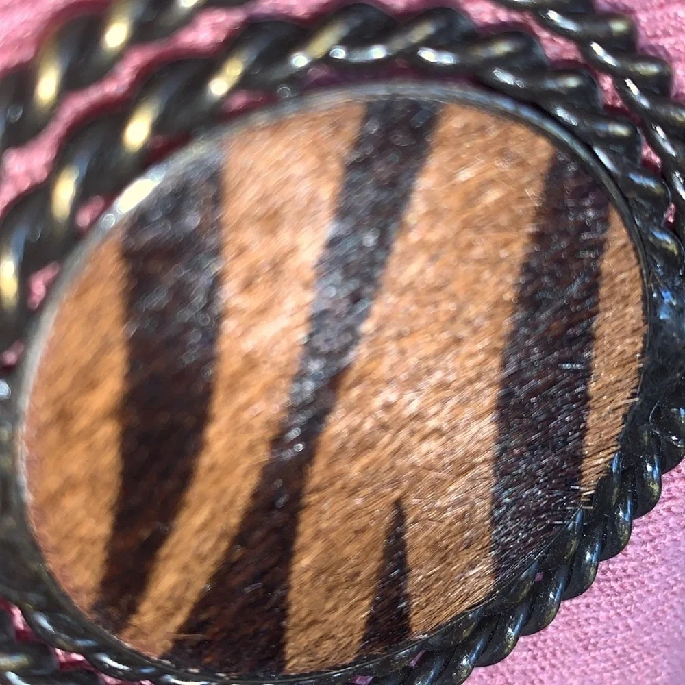 CONCHO BELT 8 tiger print calf hair brass medallions, chain. OSFM VINTAGE EUC